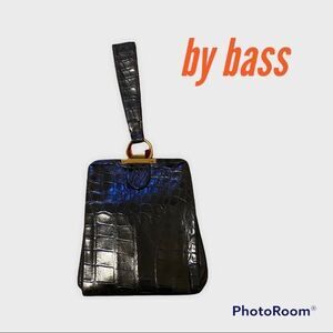 by bass Brown Croc Vintage Wristlet/ Clutch